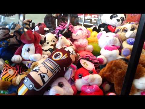 skill-crane-win---beginning-luck---claw-machine-sugar-loaf-game-freeze-january-2015