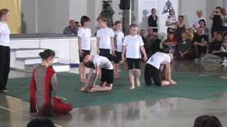 Yoga Kids для Айенгара(Выступление учеников Виктории Занкиной на конференции с участием Б.К.С. Айенгара. Москве, 24 апреля, 2009 г., 2009-04-25T14:36:59.000Z)