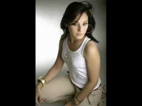 Sarah Riani - Mon Coeur Me Bat HD