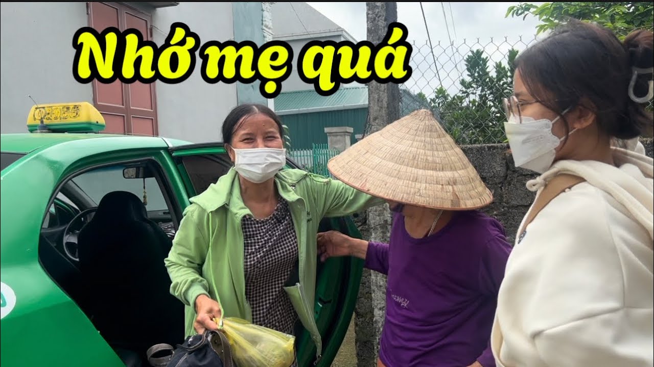 Con Bà Ngoại Từ Trong Nam Về Sau 7 Năm Gặp Mặt