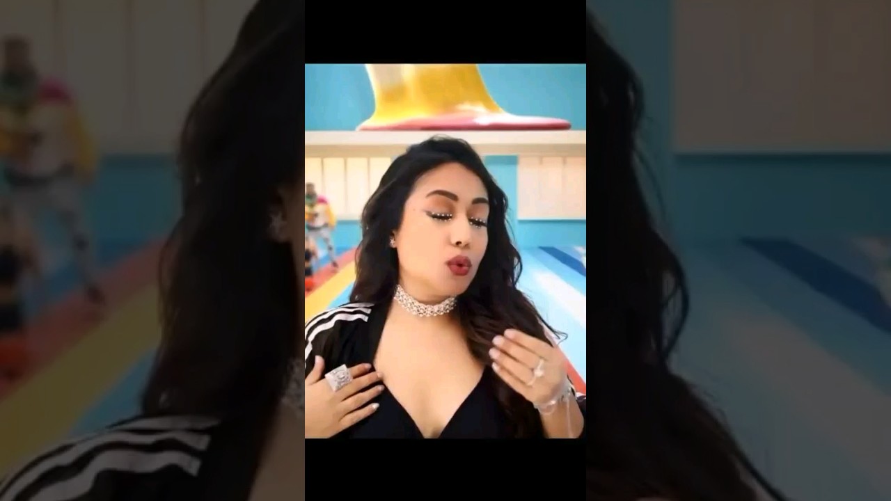 12 Ladke.. status song ~tony kakkar Neha kakkar 