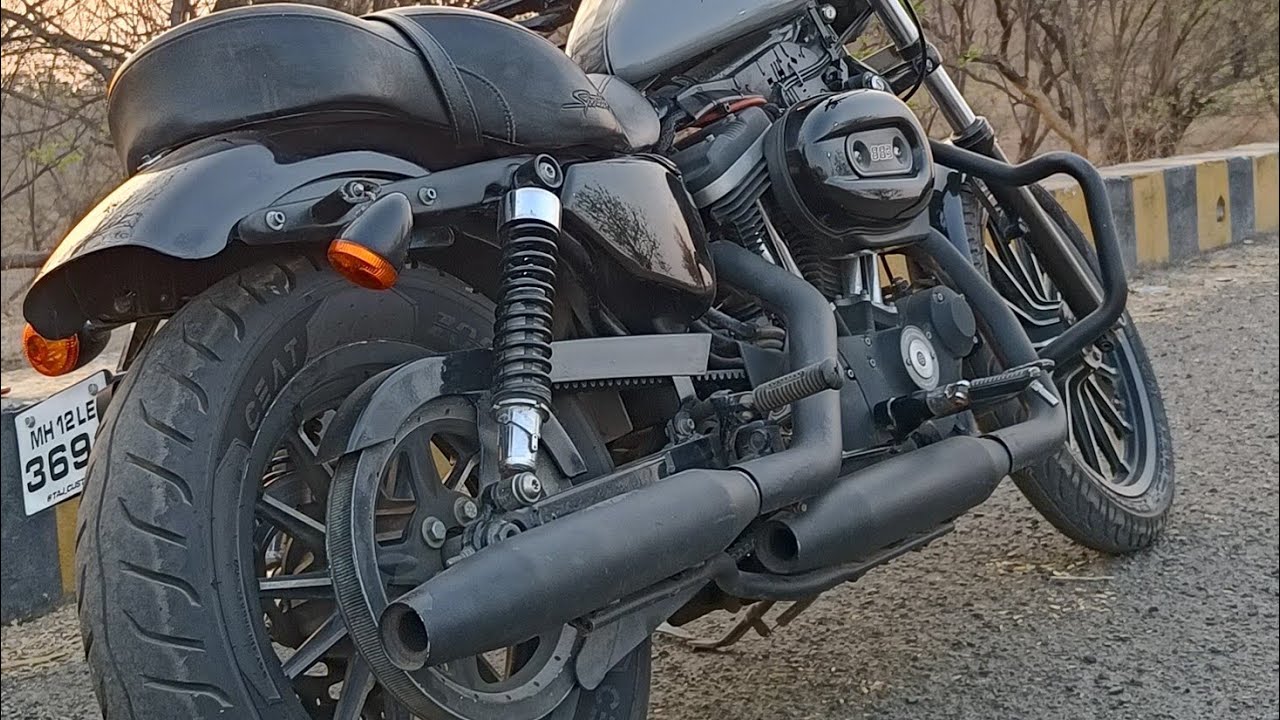 Riding Harley Davidson Iron 883 | Pure Exhaust Sound | Old Pune - Mumbai Highway.