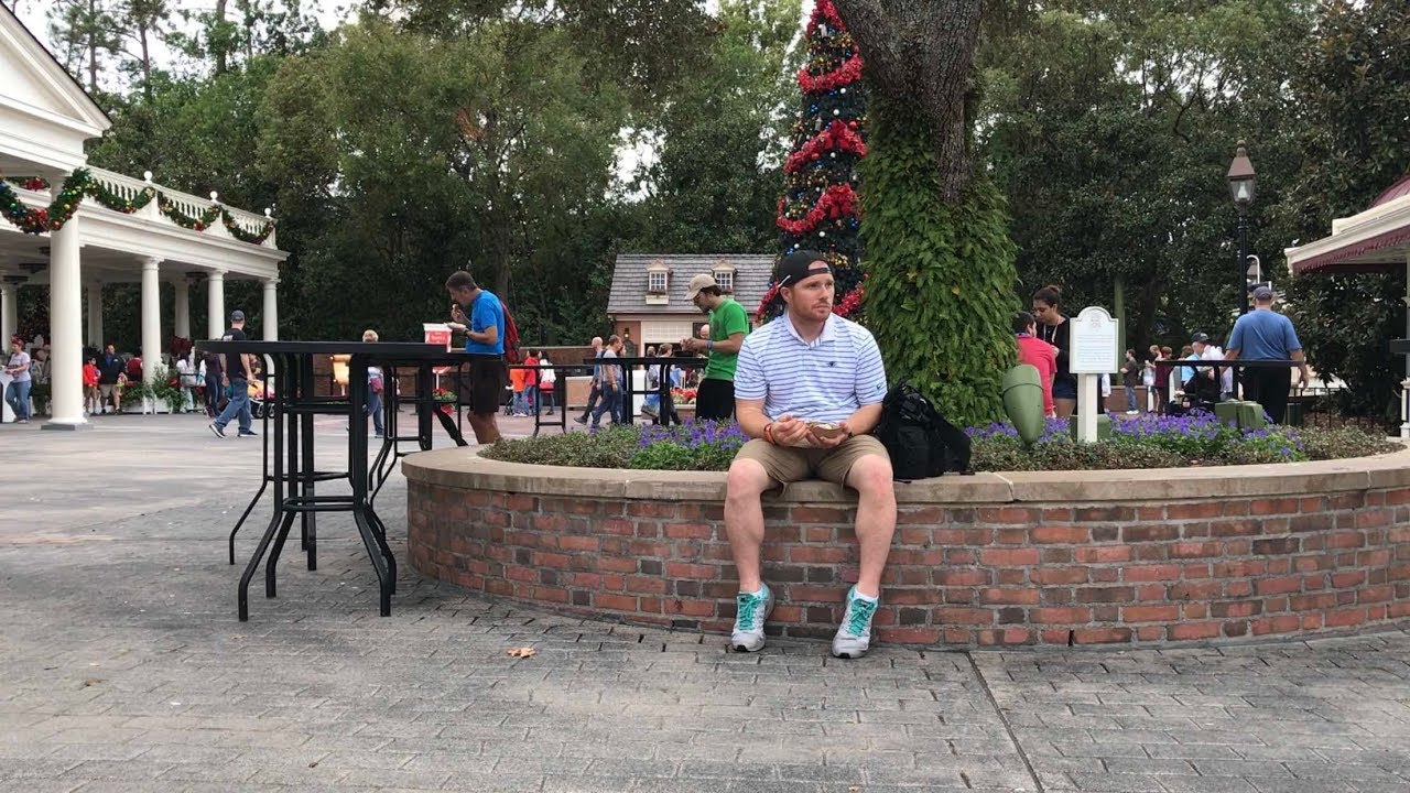 Thanksgiving Day at Walt Disney World | $5 Thanksgiving Dinner