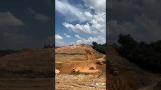 Tik Tok Gaun Merah Construction Life Excavator Bulldozer Truck Volvo Komatsu Hitachi Abg Lori