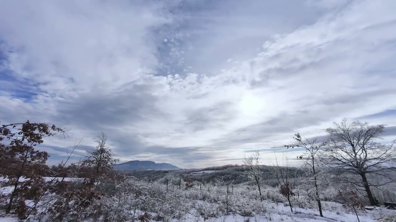Winter Clouds over Eastern Serbia (4K) – Ambient Soundscape with Beetlecrab Tempera