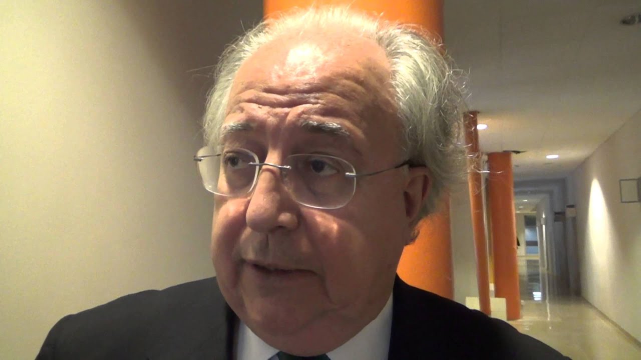 El neurólogo Oscar Fernández habla de los últimos avances contra la ...