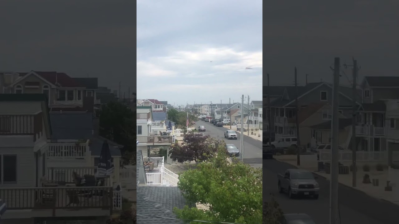 Cessna 172 towing a banner 8/15/2020