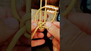 How to make a DIAMOND KNOT. Pick it up in 60 seconds. crafting paracord britisharmy shorts