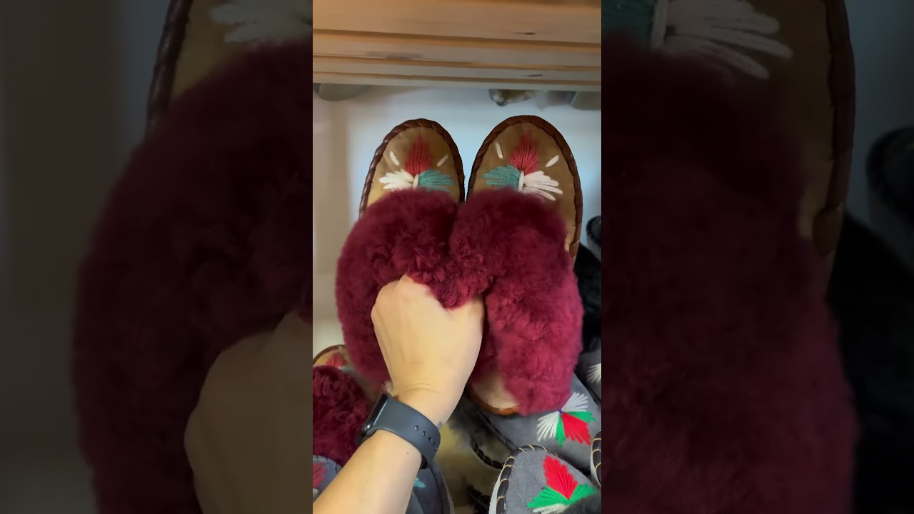 Hi We’re ONAIE, London based sheepskin slippers company 👋🏻