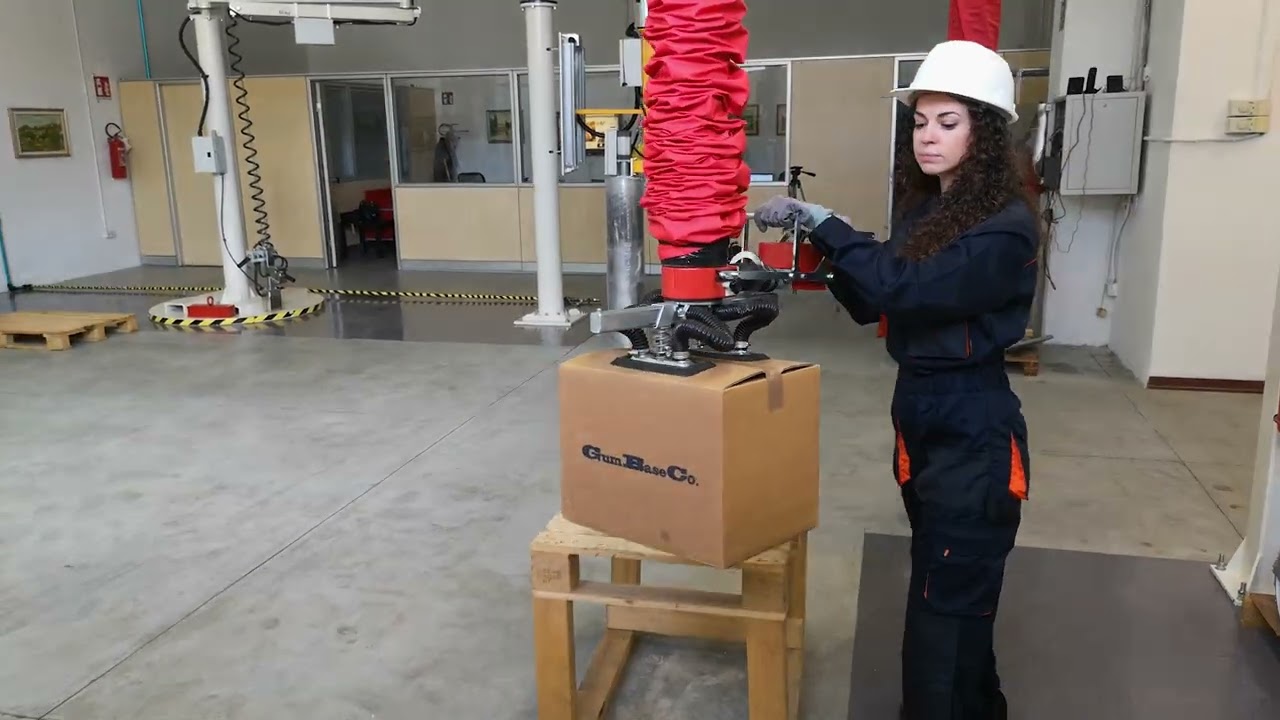 Welcome to the world of effortless lifting // BOXES AND CASSES