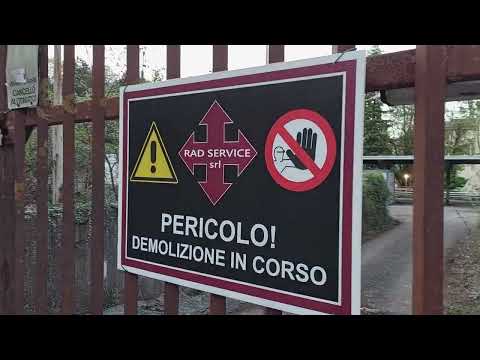 Video Ex uffici SIP a Chianciano Terme prima della loro completa demolizione, aprile 2026