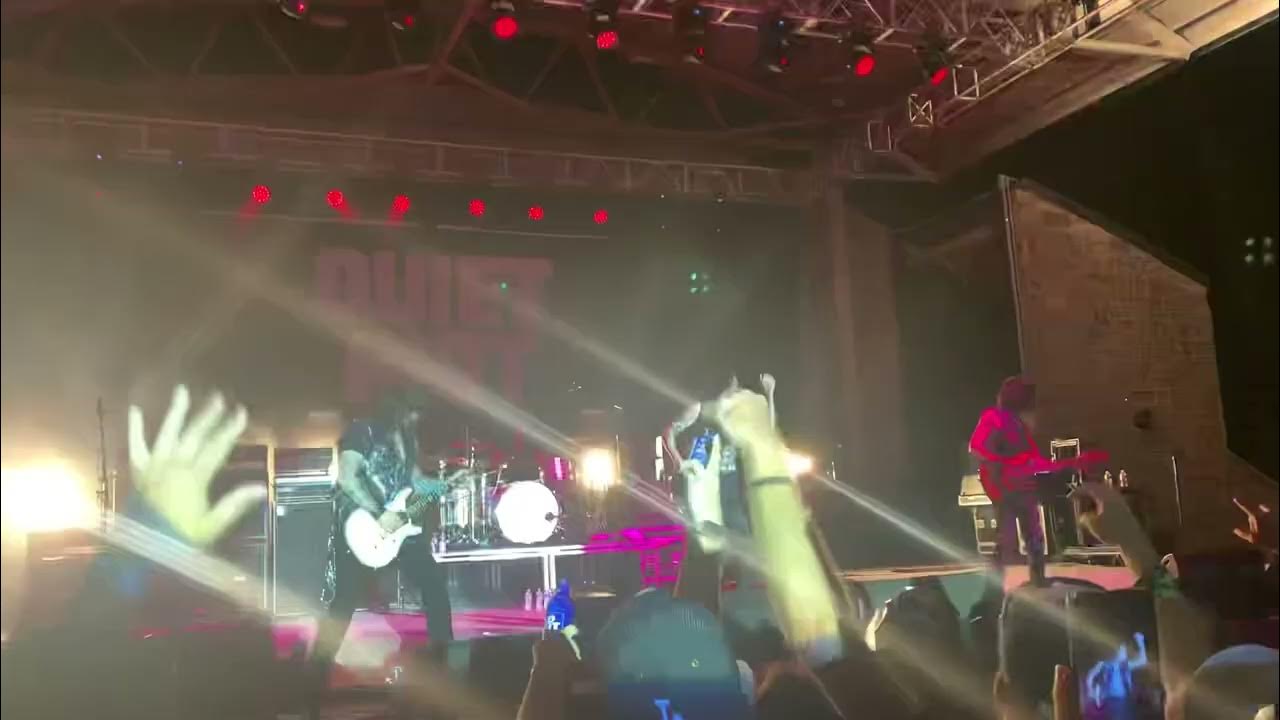 Quiet riot blackout in the red room love hate cover the beaver dam