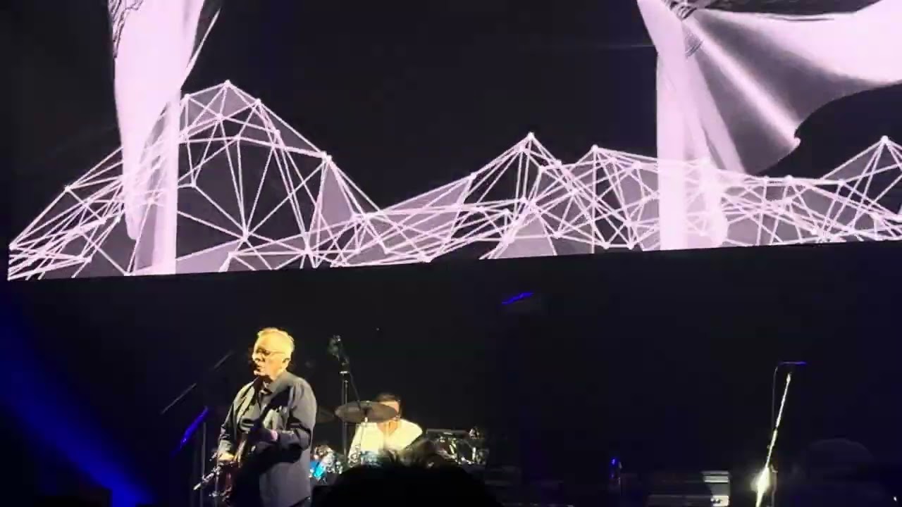 New Order - Intro + Transmission (Joy Division cover) (Live in