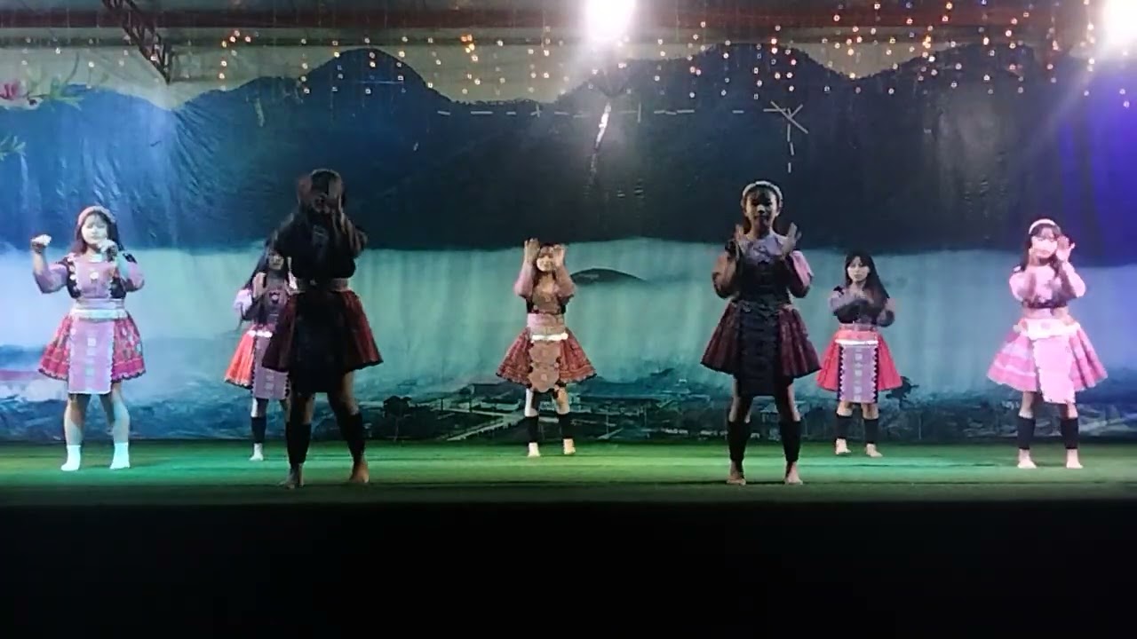 Nkauj hmoob seev cev