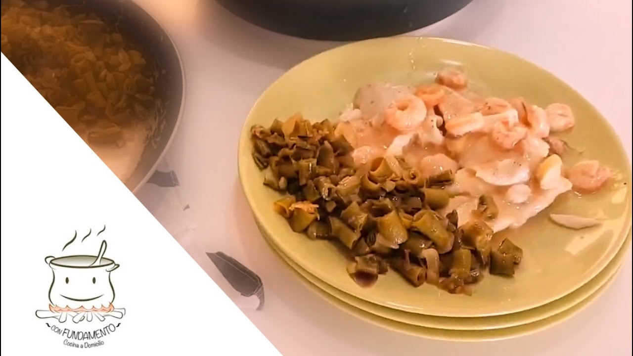 MERLUZA CON GAMBAS AL AJILLO Y HABAS SALTEADAS - Casero y Sano, Con Fundamento.