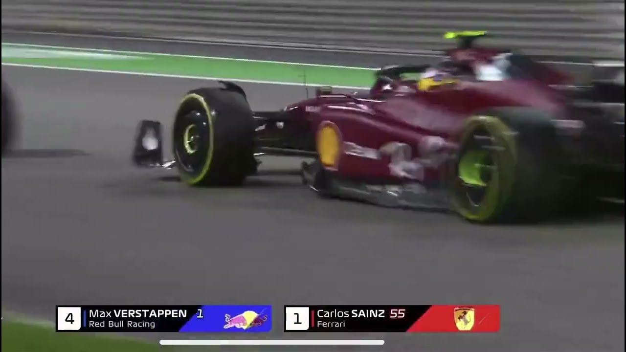 Bahrein F1 Testing. Max Verstappen and Carlos Sainz overtaking battle on track. Bahrein Testing 2022