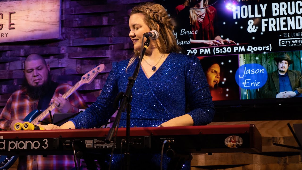 Guarda Holly Bruce “First Time” Live at Nashville City Winery 2022 su YouTube Guarda Holly Bruce “First Time” Live at Nashville City Winery 2022 su YouTube