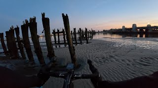 Cycling on Revere beach to a spectacular sunrise
Strava: https://www.strava.com/activities/12610620212
FOLLOW ME
www.instagram.com/lucasbrunelle
www.tiktok.com/@lucasbrunelle7
www.strava.com/athletes/lucasbrunelle
www.facebook.com/lucasbrunellefilms
Merch: https://lucasbrunelle.com/
Bike lights for night riding https://magicshine.com/?ref=TZ6101HzqOIbZW
Rear view mirror (Coupon code: LUCASBRUNELLE) https://thebeam-europe.com/?ref=FuWQ9kaOpRMEjI
Phone mount (4-6.5” phones) https://amzn.to/3gmJAhy
Phone mount (6-7.2” phones) https://amzn.to/2Abn7TU
Handlebar tape https://amzn.to/2SPpQsK
Origin8 wheels https://amzn.to/2M3dDgx
GoPro saddle mount https://amzn.to/2Vgjl3K
Mic https://amzn.to/2UYRplb
All items: https://www.amazon.com/shop/lucasbrunelle
#lucasbrunelle #cyclist #adventure #risk Cycling on Revere beach to a spectacular sunrise