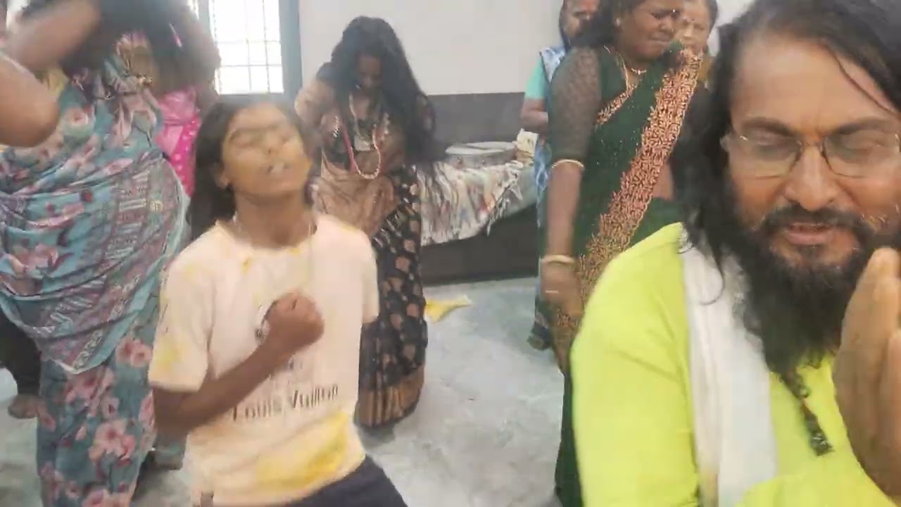 राजू बाबर यांच्या घरातील आईसाहेबांच्या अंगावर काटा आणणाऱ्या आरत्या.. एकदा बघाच 🥰@Aavadbhaktichi9192 