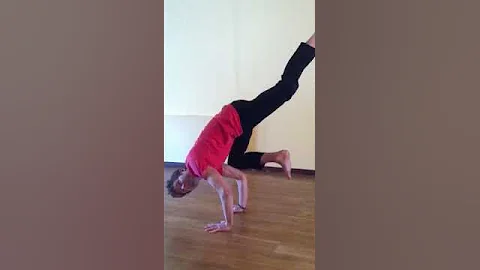 Rockin' in! Eka Pada Bakasana demonstrated by Core...