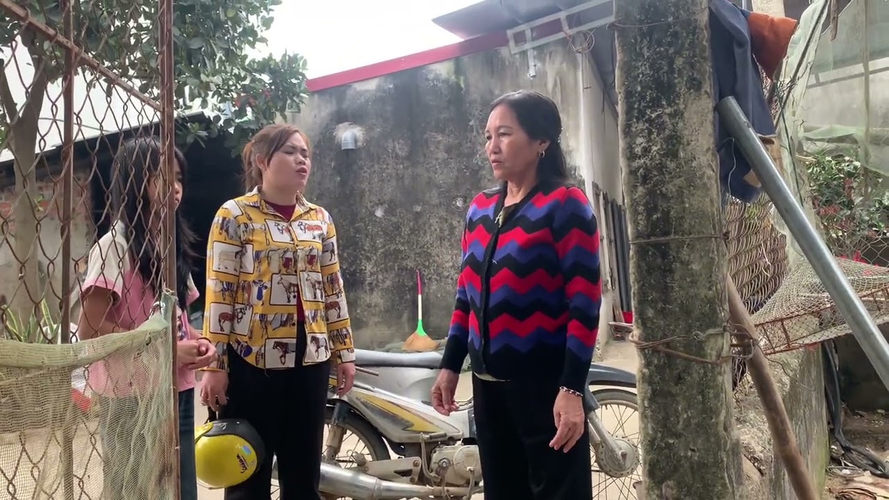 May tiến về kịp,không cho mụ quế gà bắt mụ tự đi mua mà ăn 