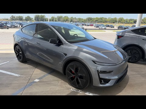 2026 Tesla Model Y Performance | Lasfit Weather Mat upgrade!