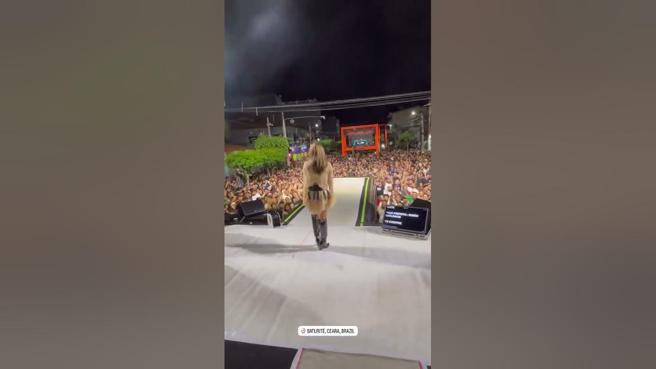 Aclamada no #Ceará, #ClaudiaLeitte faz show impecável em #Baturité . #ce #ne #eua #lula #congresso