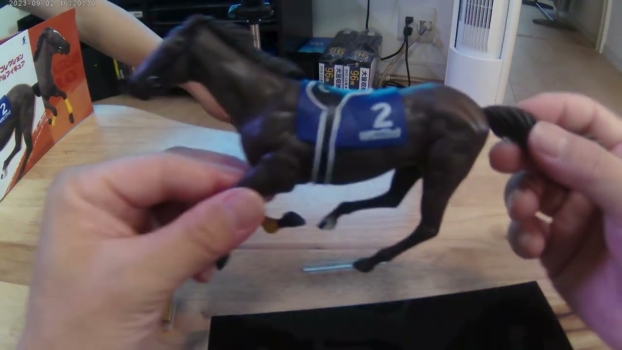サラブレットコレクションリアルフィギュア開封 - YouTube