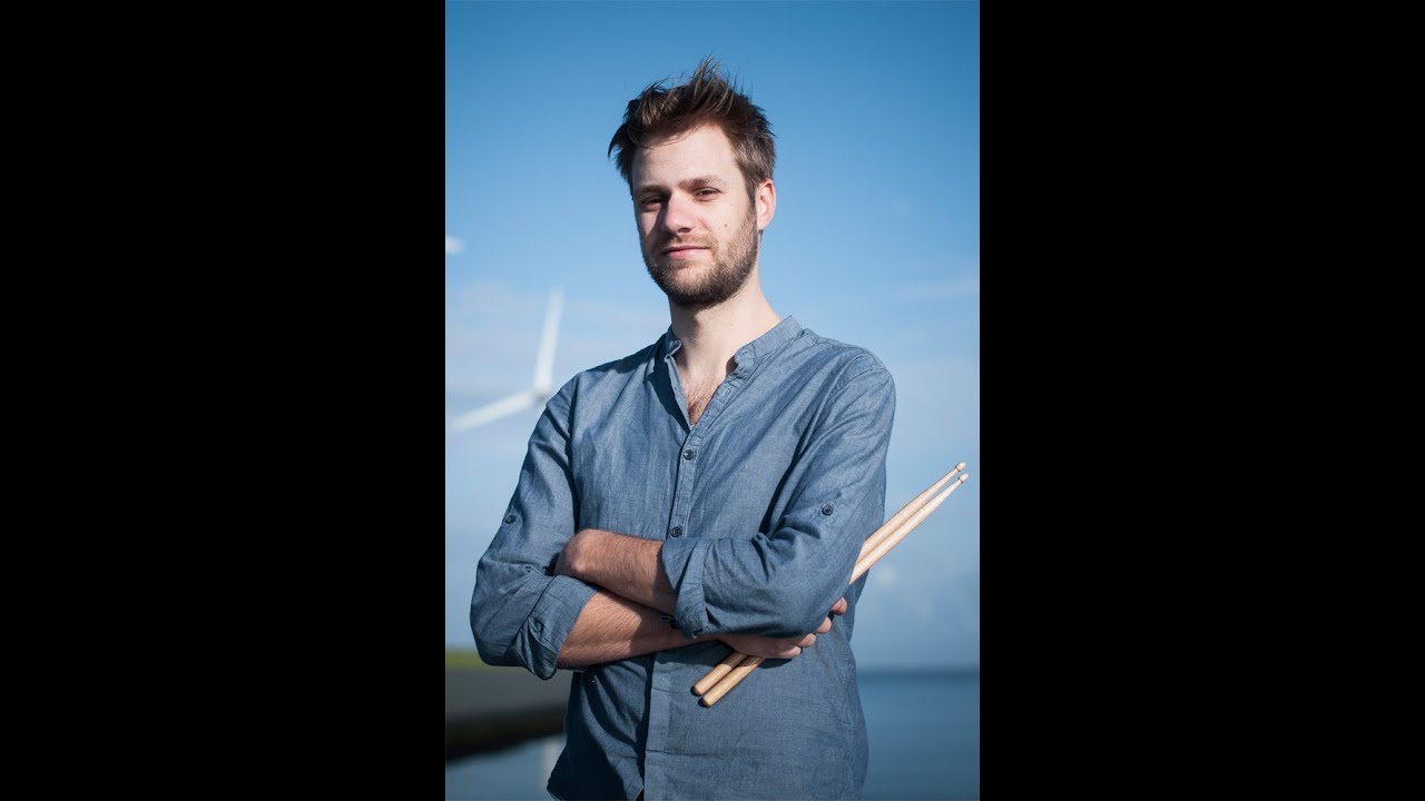 Het Cultuurtje met als  Thomas Zeevalking, drummer