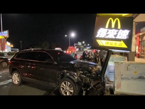 2車追撞車禍！ 撞歪「得來速告示」女嬰驚嚇送醫