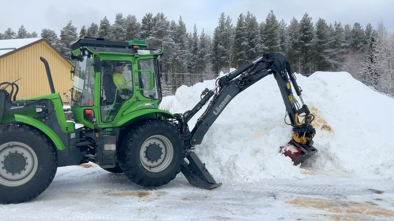 Köp Grävlastare Lännen 860C med flera redskap på Klaravik