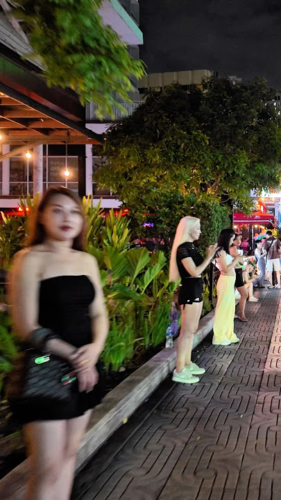 Bangkok Night Life -Soi4 Nana #nanasoi4 #nana #bangkok #nightlife #nightlifethailand #walkingtour