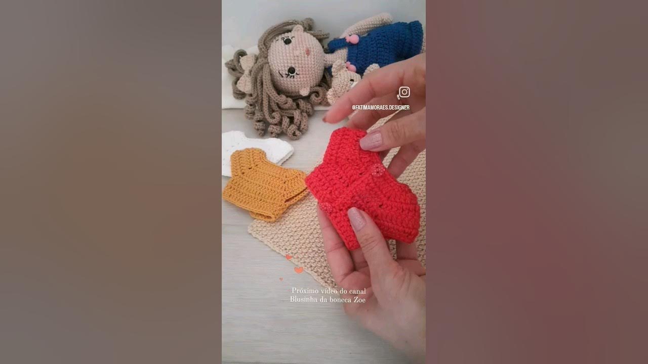 Boneca que troca de roupa em amigurumi