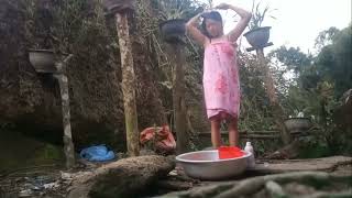 Mug Lov Tsuag Los Da Dej &