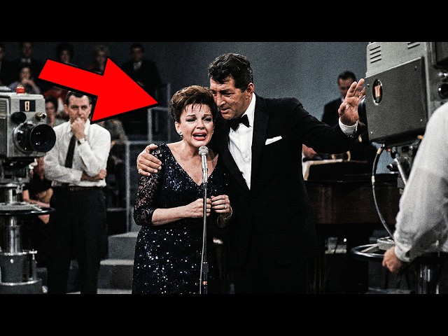 Judy Garland Broke Down Crying During Duet with Dean — He Stopped Singing  and Did THIS - YouTube