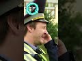 Добрый полицейский 😂 #6кадров #смех #юмор