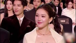 赵露思星光大赏内场大光明顶好权威，和刘宇宁热聊，温峥嵘暖心打气