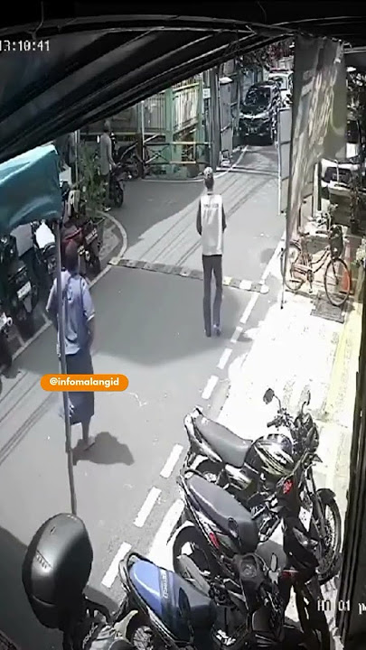detik-detik warga tangkap maling motor mengunakan sepeda #malingmotor #curanmor #shortvideo #fyp