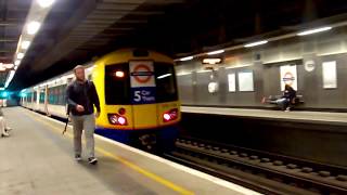 London Overground Platform and Trains at Shoreditch with good sounds by John .Mitch 2,007 views 6 years ago 3 minutes, 21 seconds