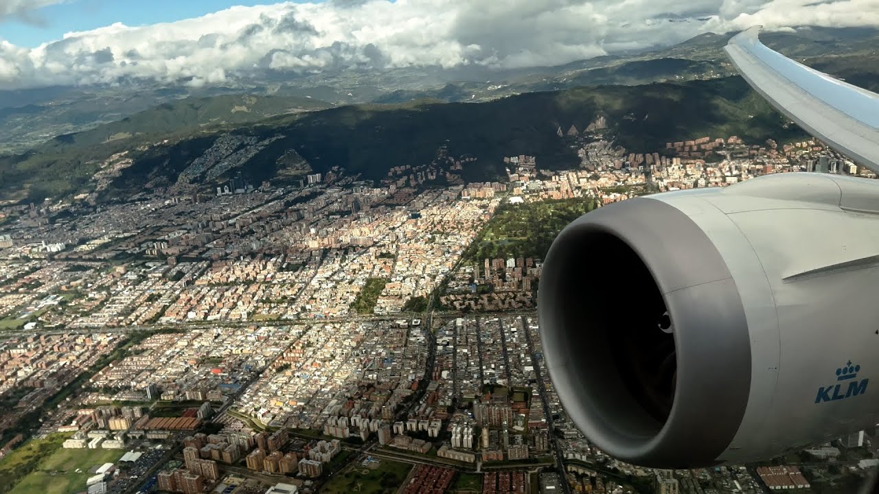 [4K] KLM Boeing 787-10 | Bogotá to Cartagena | Spectacular & Bumpy Takeoff + Sea-view Landing!