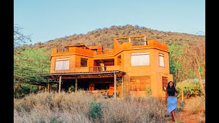 INSIDE A RAMMED EARTH HOUSE IN VOI/ Tsavo House