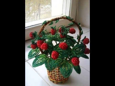 Земляника из бисера. Strawberries from beads