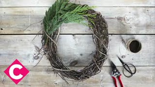 How to assemble an evergreen wreath