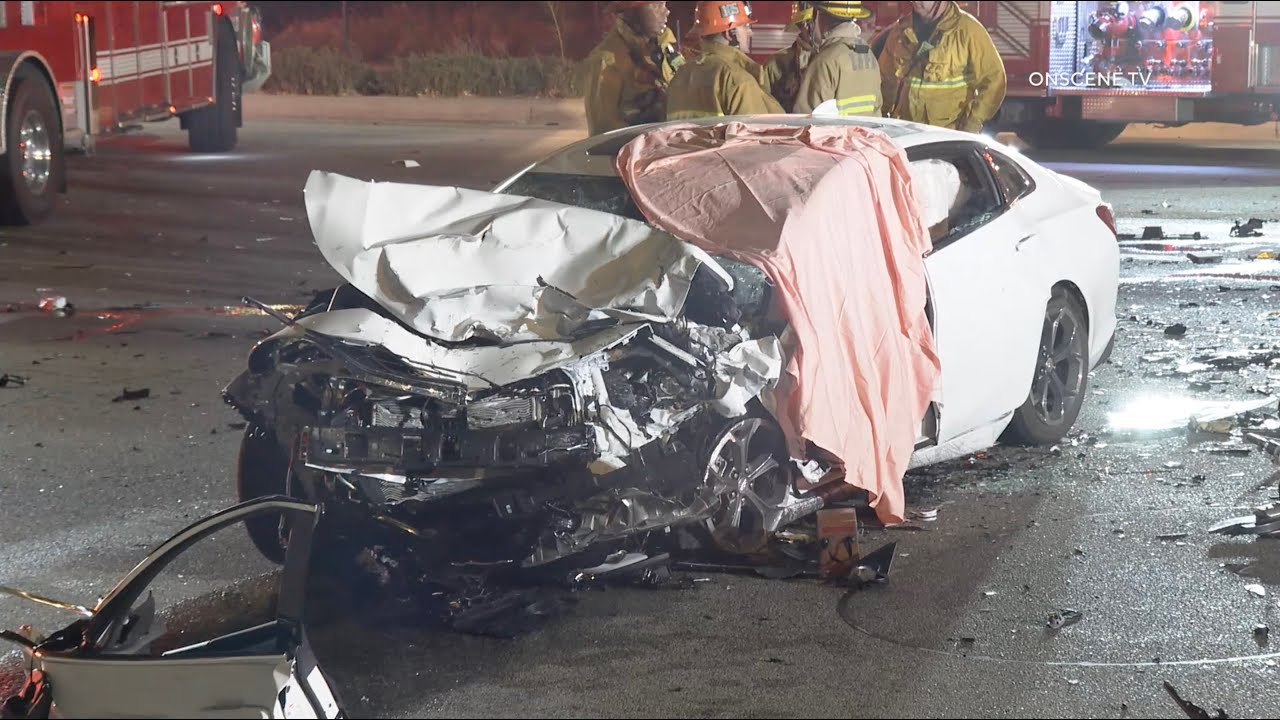 Deadly High Speed Crash Kills 2 | Los Angeles - YouTube
