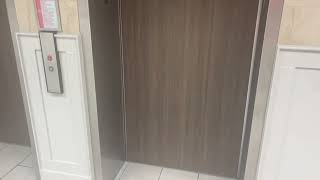 EPIC FAIL: (Unknown Brand) Hydraulic Elevator #2 at 930 US Route 1 broken - Melbourne FL