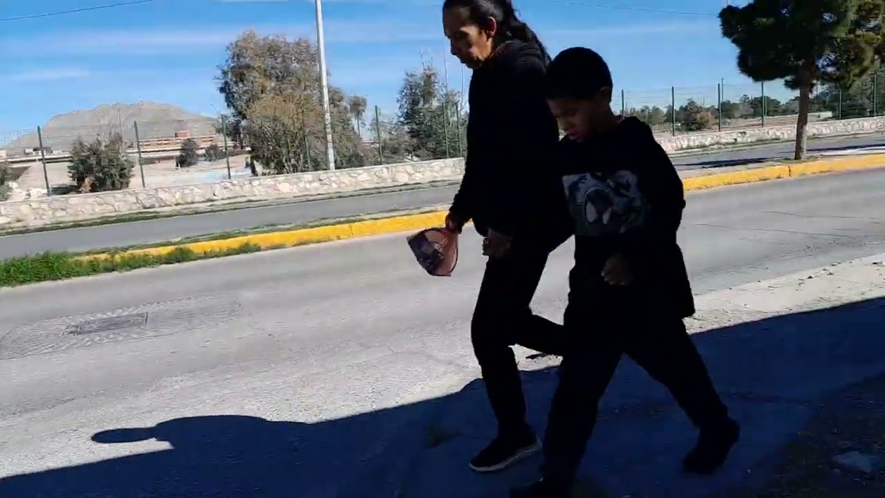 Grabando un video por la calle ramón corona asta la presidencia de ciudad juarez chihuahua 