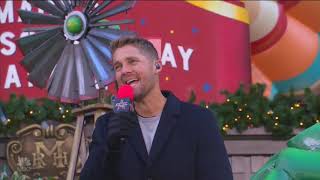 Brett Young Performs "Here Tonight" at MACYs Thanksgiving Day Parade