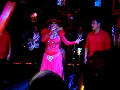 LAURA LEON LA ABUSADORA