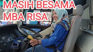 Sinar jaya: momen Mba Risa lansir bus teguh jaya &  pekalomgan bodi 56rc