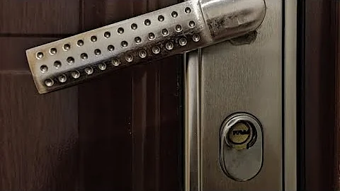 Как вытащить ключ из замка если он застрял